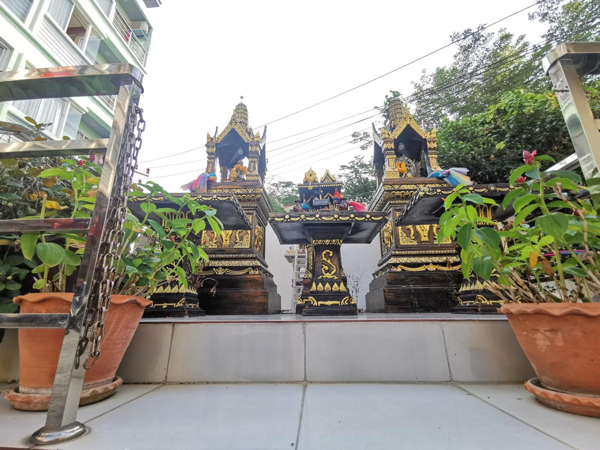 Lanting Hotel Patong Exterior foto