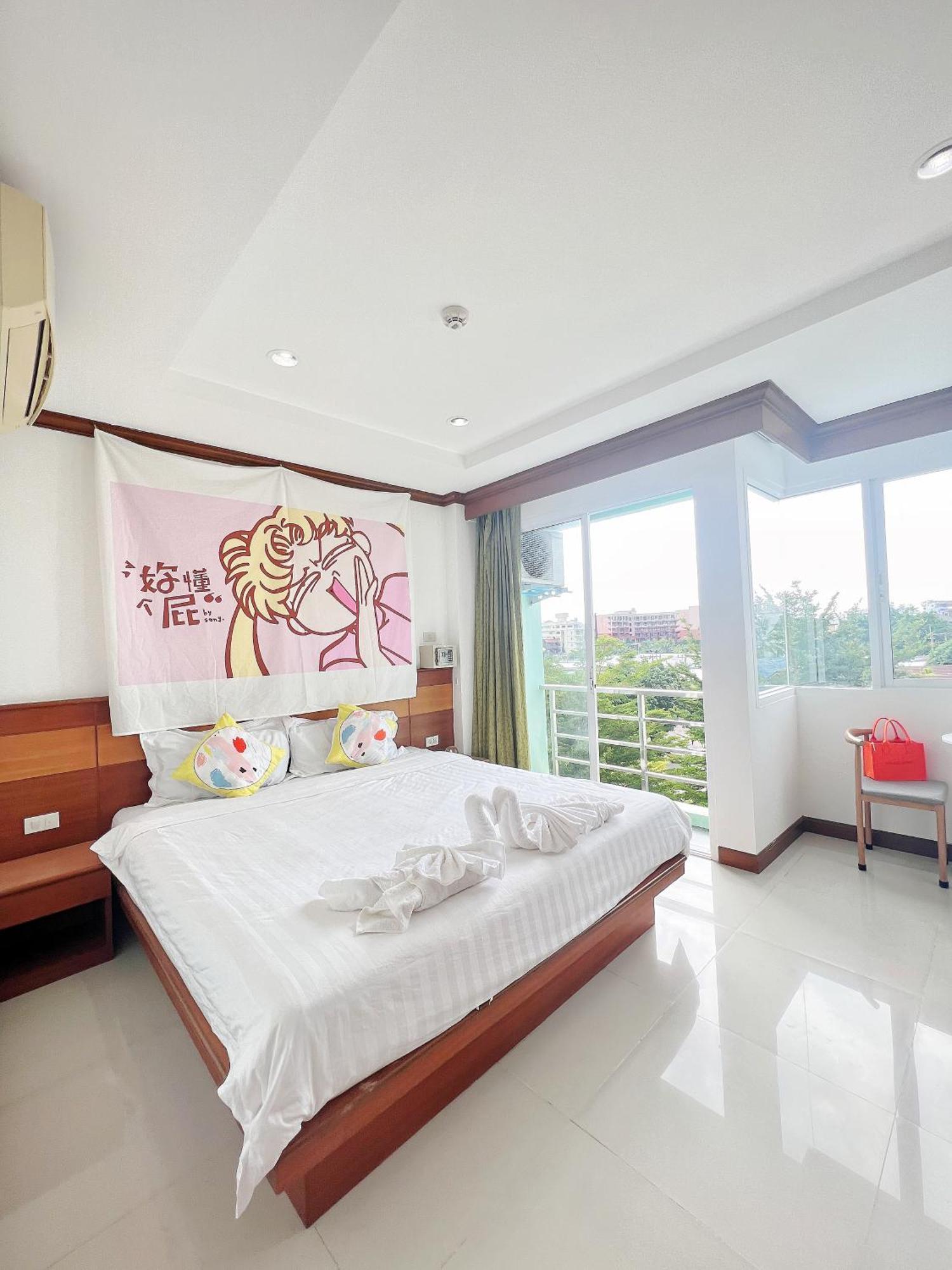 Lanting Hotel Patong Exterior foto