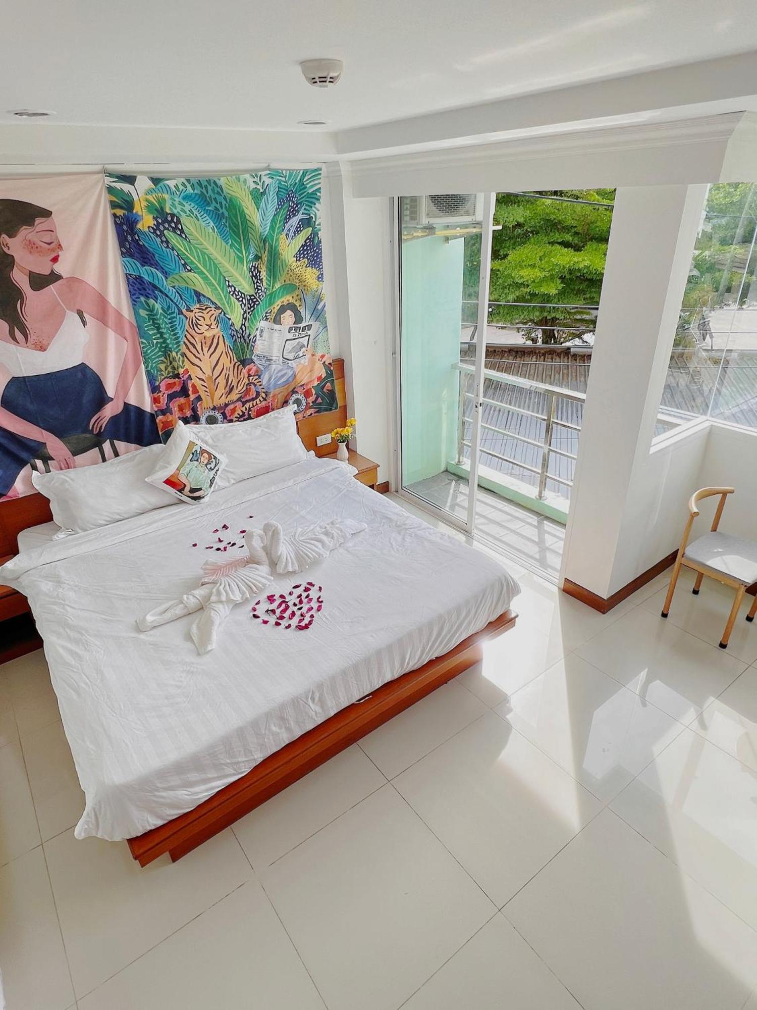 Lanting Hotel Patong Exterior foto